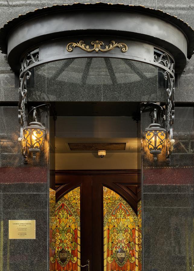 The George Street Hotel Oxford Dış mekan fotoğraf The entrance to the church