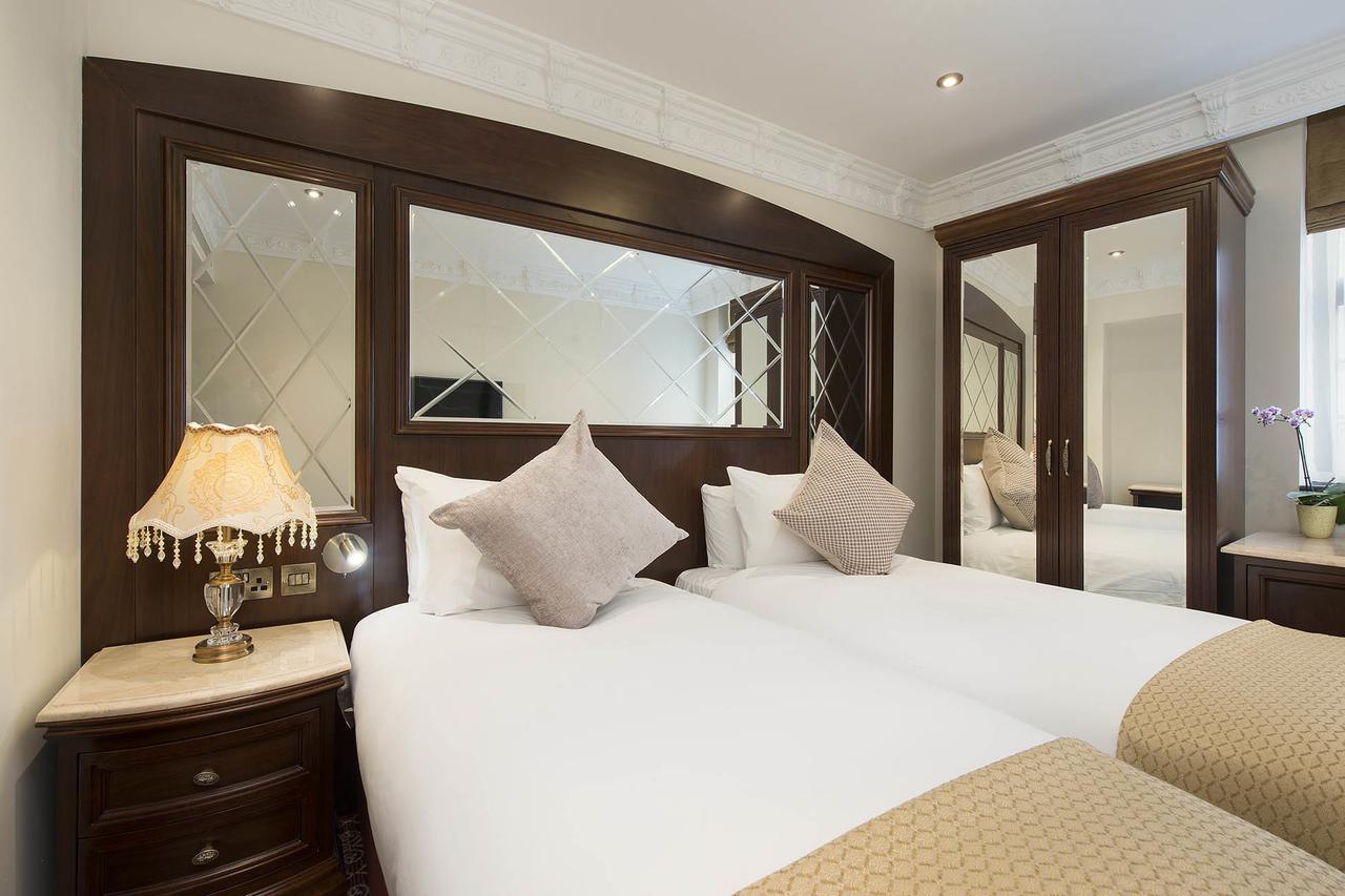 The George Street Hotel Oxford Dış mekan fotoğraf A bedroom at the hotel